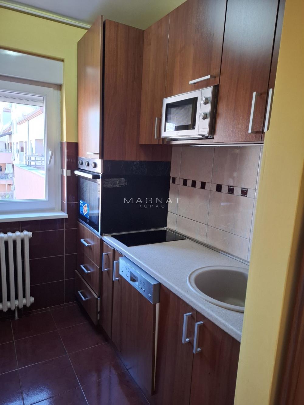 Stan na prodaju u Beogradu, Novi Beograd, jednoiposoban, 62m2, cena 233000 evra