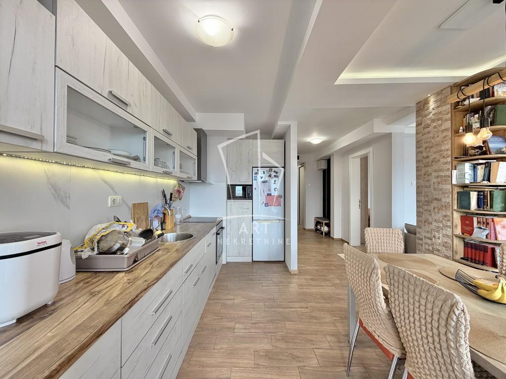 Stan na prodaju u Beogradu, Rakovica, dvosoban, 54m2, cena 190000 evra