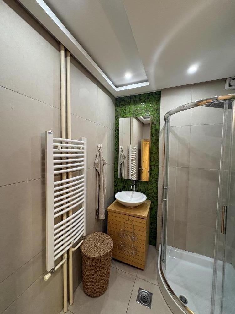 Stan na prodaju u Beogradu, Vračar,Kalenić pijaca, 65m2