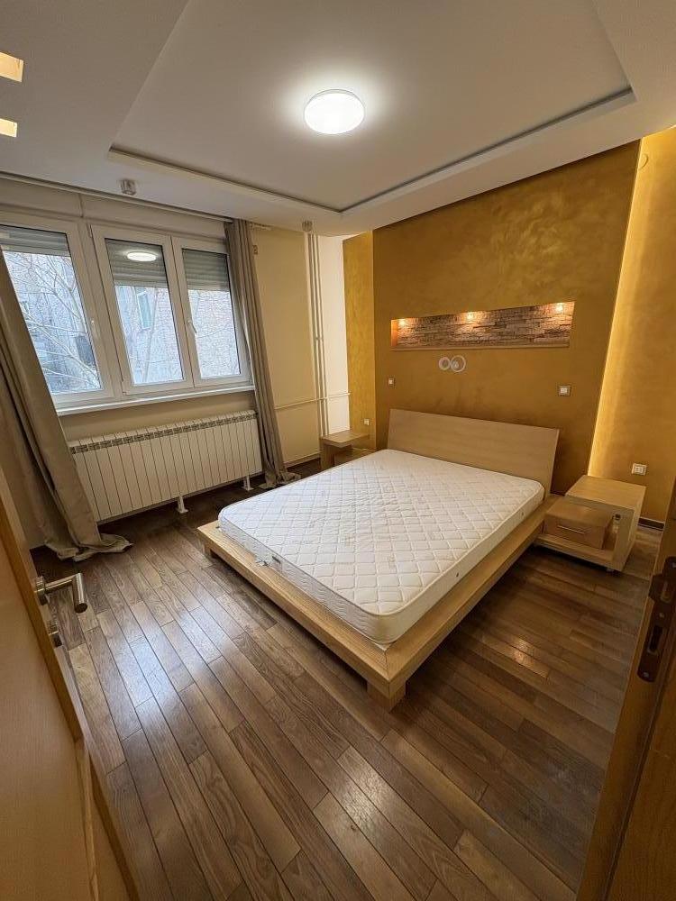 Stan na prodaju u Beogradu, Vračar,Kalenić pijaca, 65m2