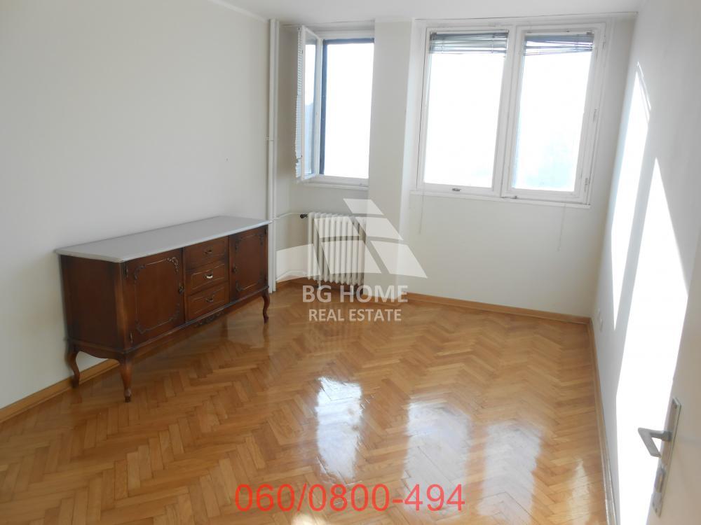 Stan na prodaju u Beogradu, Novi Beograd blok 11C (Stari Merkator), trosoban, 72m2, cena 262000 evra