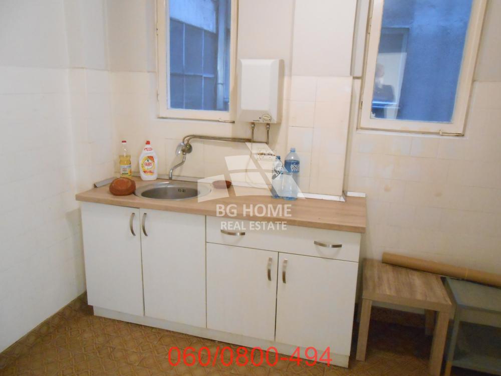 Stan na prodaju u Beogradu, Novi Beograd blok 11C (Stari Merkator), trosoban, 72m2, cena 262000 evra