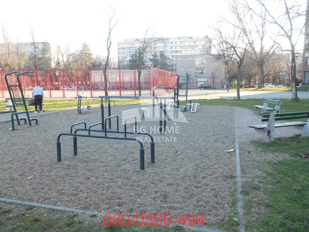 Stan na prodaju u Beogradu, Novi Beograd blok 11C (Stari Merkator), trosoban, 72m2, cena 262000 evra