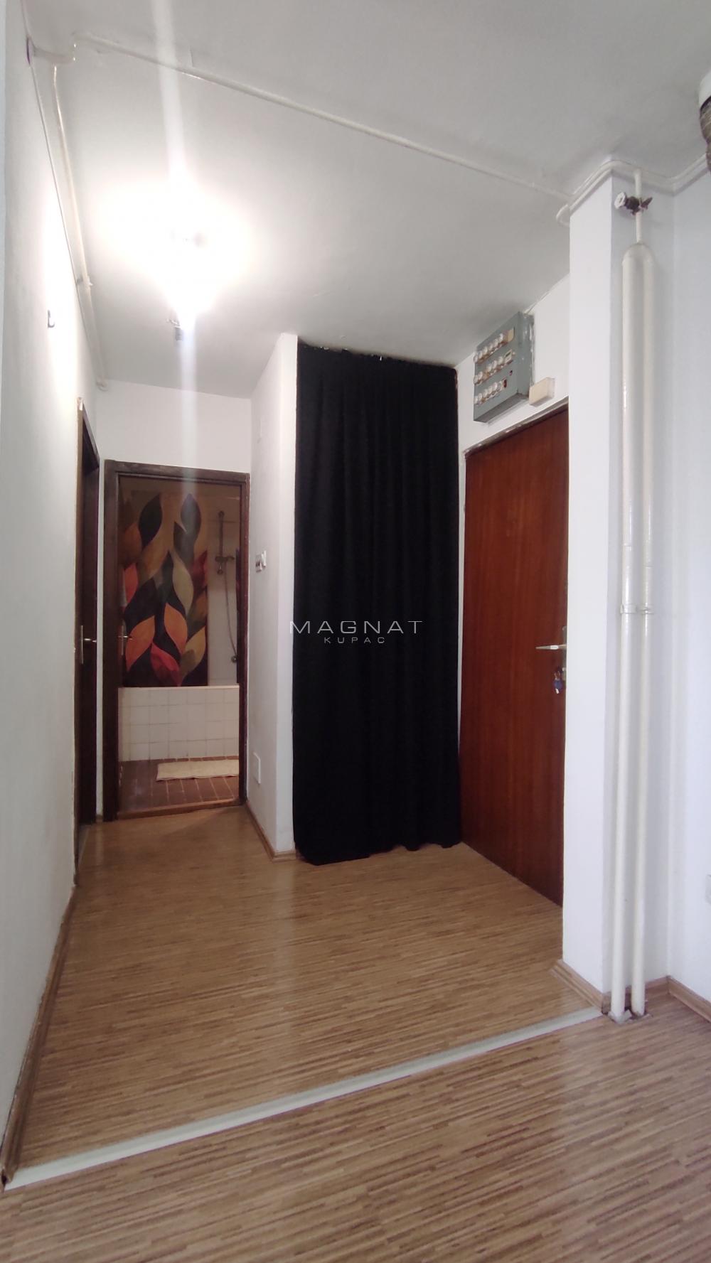 Stan na prodaju u Beogradu, Čukarica, dvosoban, 66m2, cena 158000 evra