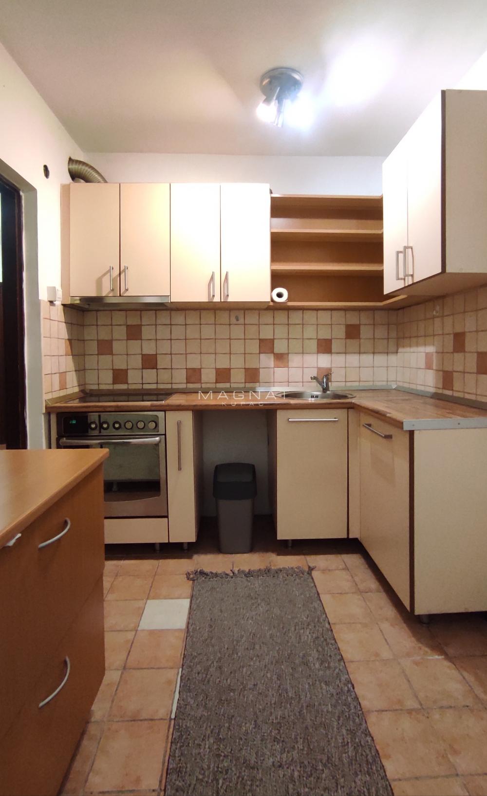 Stan na prodaju u Beogradu, Čukarica, dvosoban, 66m2, cena 158000 evra