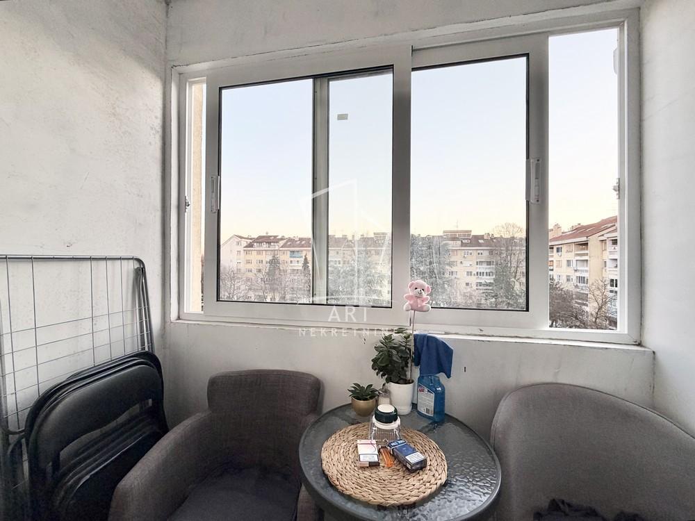 Stan na prodaju u Beogradu, Zemun, jednoiposoban, 40m2, cena 156000 evra