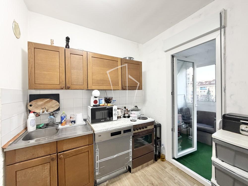 Stan na prodaju u Beogradu, Zemun, jednoiposoban, 40m2, cena 156000 evra