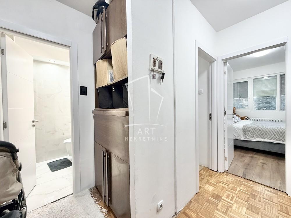 Stan na prodaju u Beogradu, Zemun, jednoiposoban, 40m2, cena 156000 evra