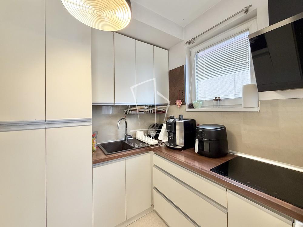 Stan na prodaju u Beogradu, Pašino brdo, cetvorosoban, 98m2, cena 370000 evra