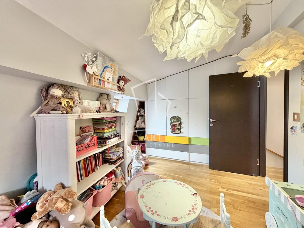 Stan na prodaju u Beogradu, Pašino brdo, cetvorosoban, 98m2, cena 370000 evra