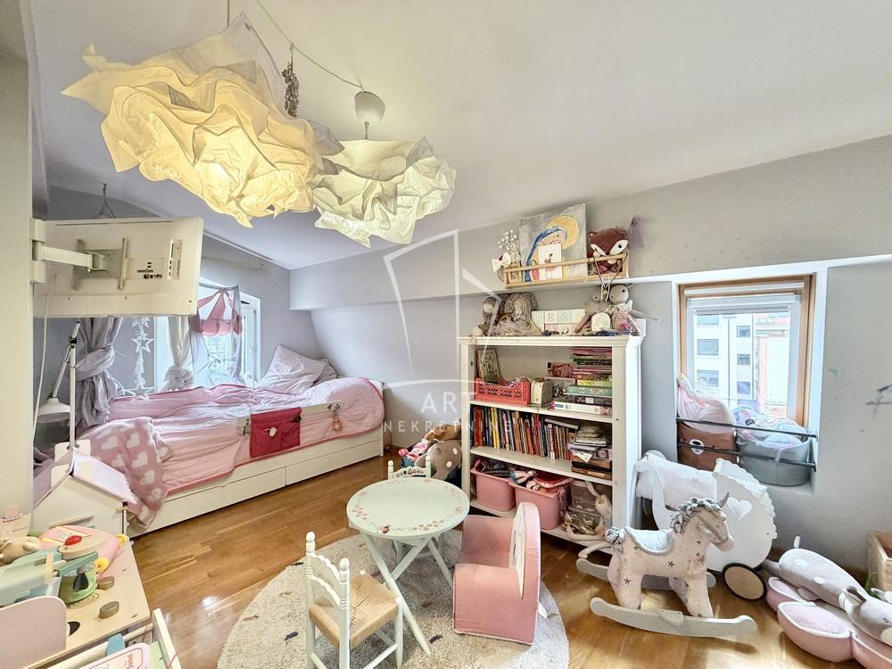 Stan na prodaju u Beogradu, Pašino brdo, cetvorosoban, 98m2, cena 370000 evra