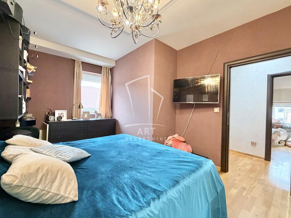 Stan na prodaju u Beogradu, Pašino brdo, cetvorosoban, 98m2, cena 370000 evra