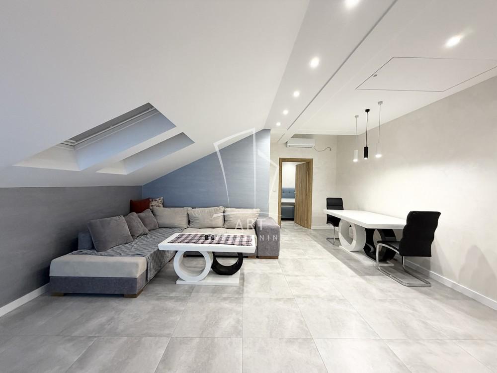 Stan na prodaju u Beogradu, Zemun, trosoban, 59m2, cena 159000 evra