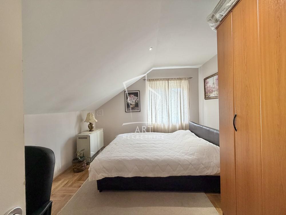 Stan na prodaju u Beogradu, Žarkovo, cetvorosoban, 95m2, cena 240000 evra