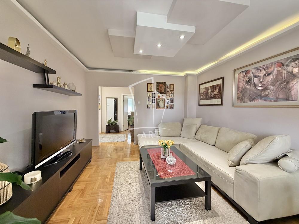 Stan na prodaju u Beogradu, Žarkovo, cetvorosoban, 95m2, cena 240000 evra