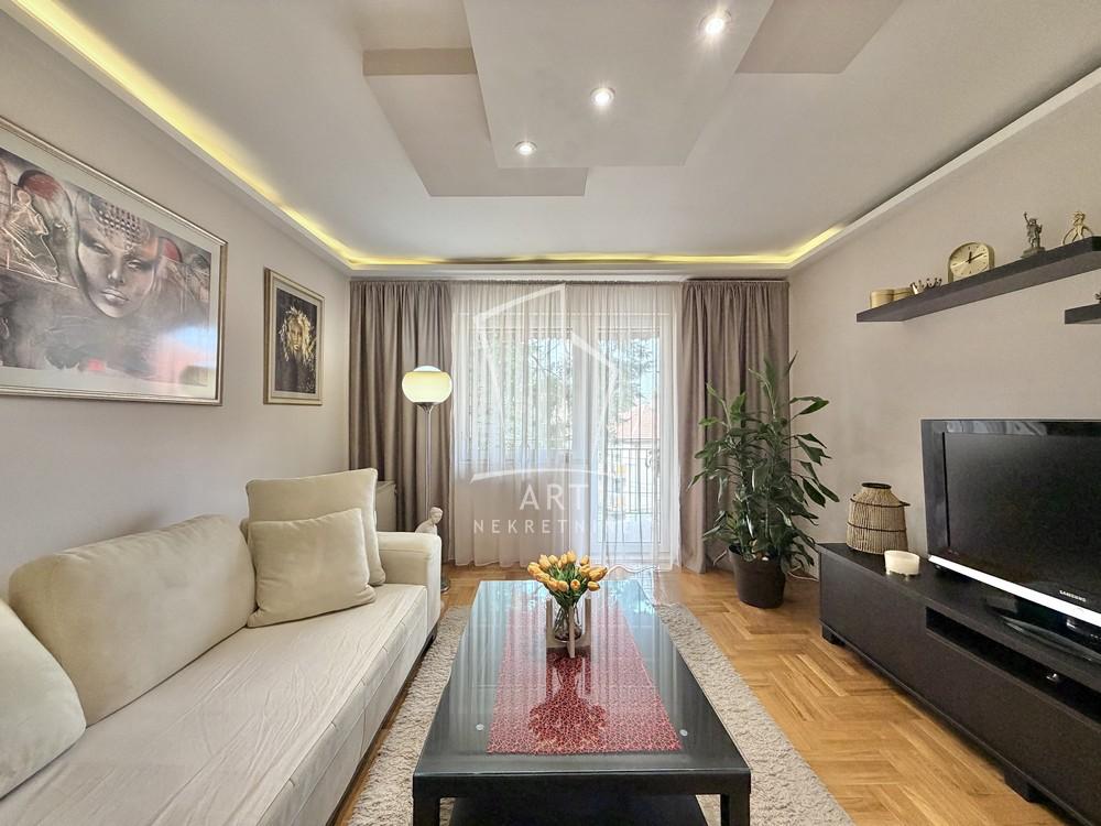 Stan na prodaju u Beogradu, Žarkovo, cetvorosoban, 95m2, cena 240000 evra