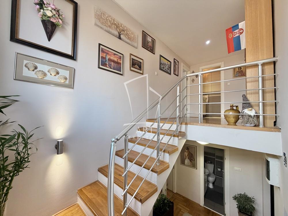 Stan na prodaju u Beogradu, Žarkovo, cetvorosoban, 95m2, cena 240000 evra