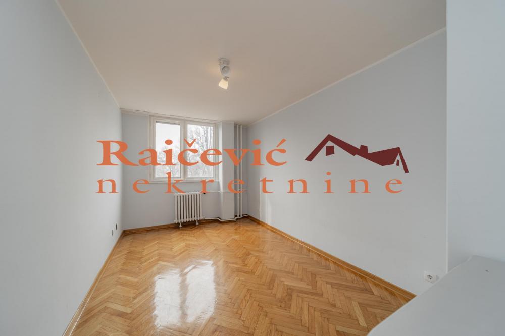 Stan na prodaju u Beogradu, Fontana, trosoban, 72m2, cena 262000 evra