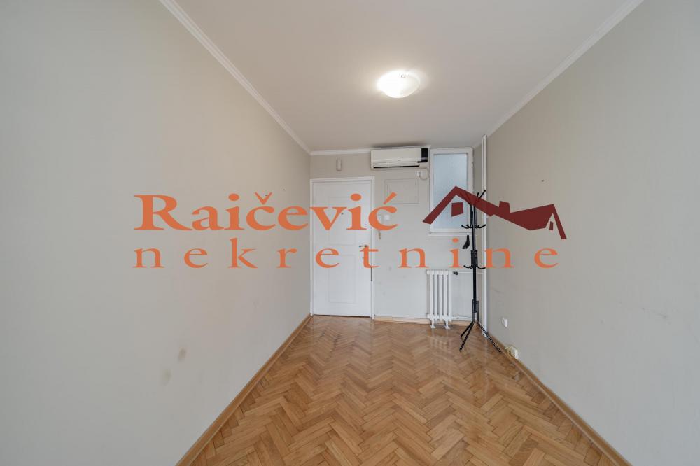 Stan na prodaju u Beogradu, Fontana, trosoban, 72m2, cena 262000 evra