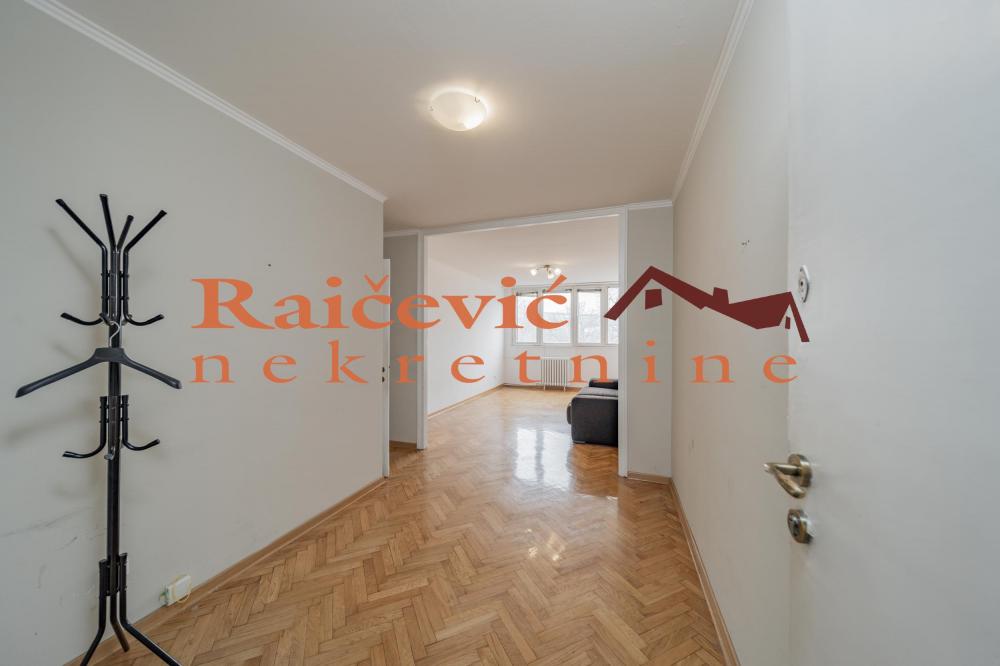 Stan na prodaju u Beogradu, Fontana, trosoban, 72m2, cena 262000 evra