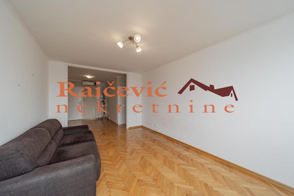 Stan na prodaju u Beogradu, Fontana, trosoban, 72m2, cena 262000 evra