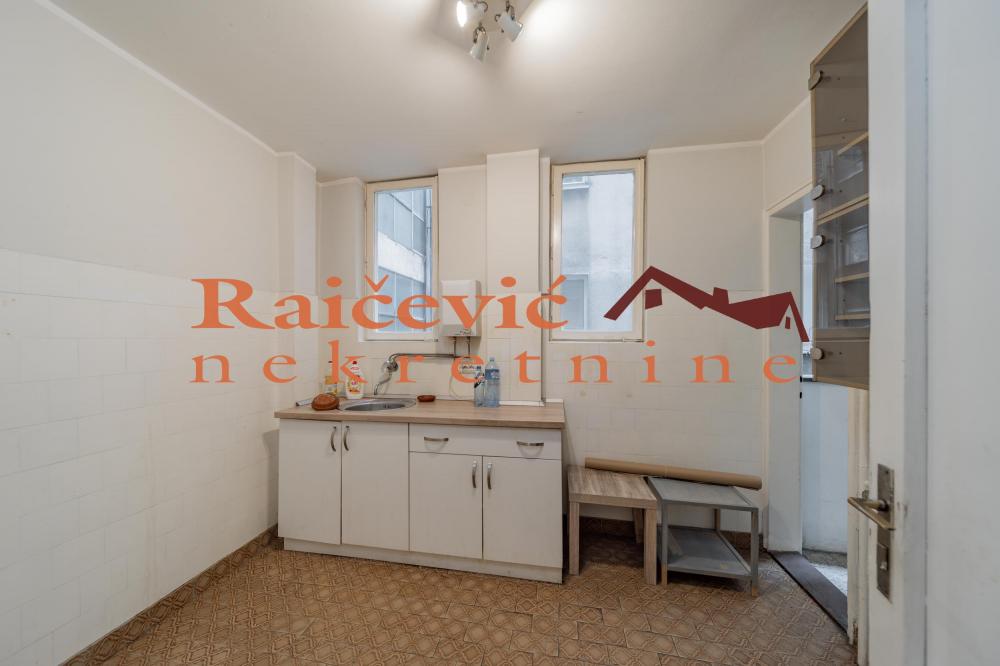 Stan na prodaju u Beogradu, Fontana, trosoban, 72m2, cena 262000 evra