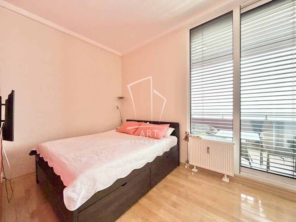 Stan na prodaju u Beogradu, Karaburma, cetvorosoban, 129m2, cena 520000 evra