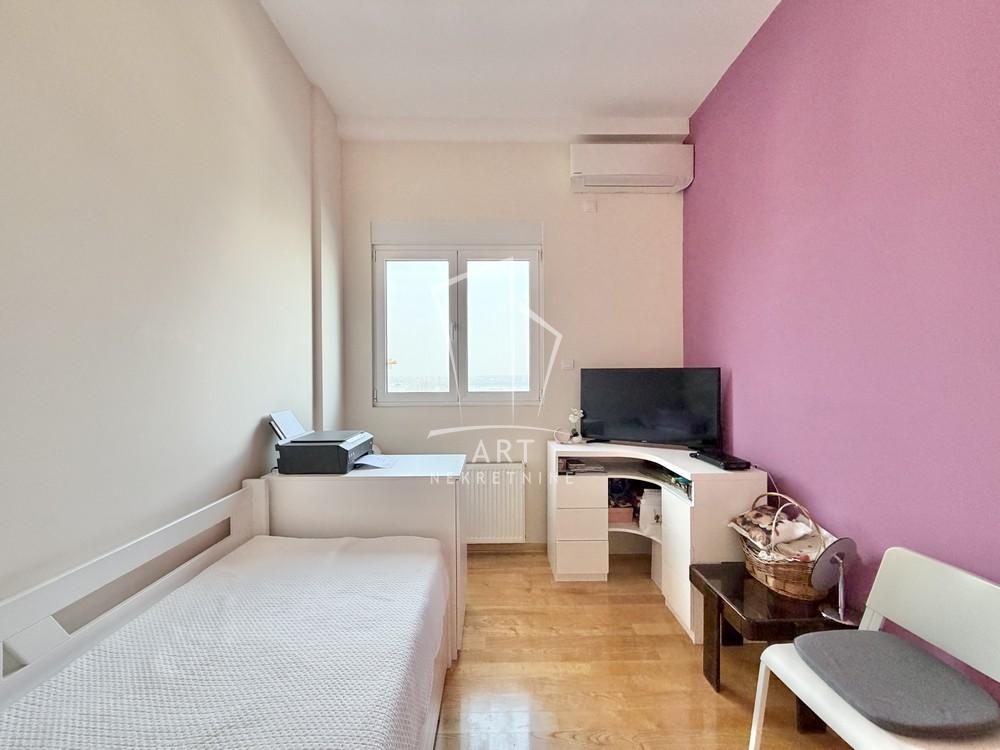 Stan na prodaju u Beogradu, Karaburma, cetvorosoban, 129m2, cena 520000 evra