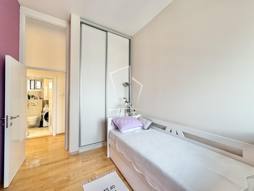 Stan na prodaju u Beogradu, Karaburma, cetvorosoban, 129m2, cena 520000 evra