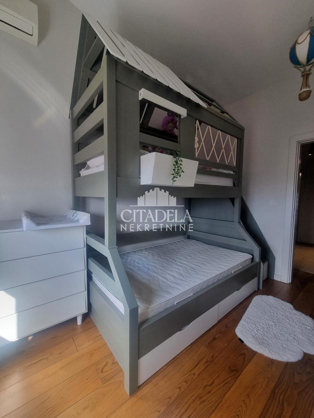 Stan na prodaju u Beogradu, Zvezdara, cetvorosoban, 113m2, cena 399000 evra