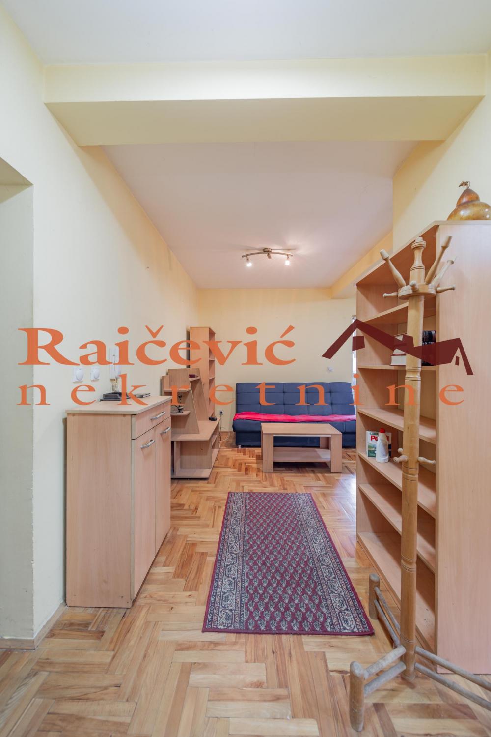 Stan na prodaju u Beogradu, Rakovica, jednoiposoban, 31m2, cena 85000 evra