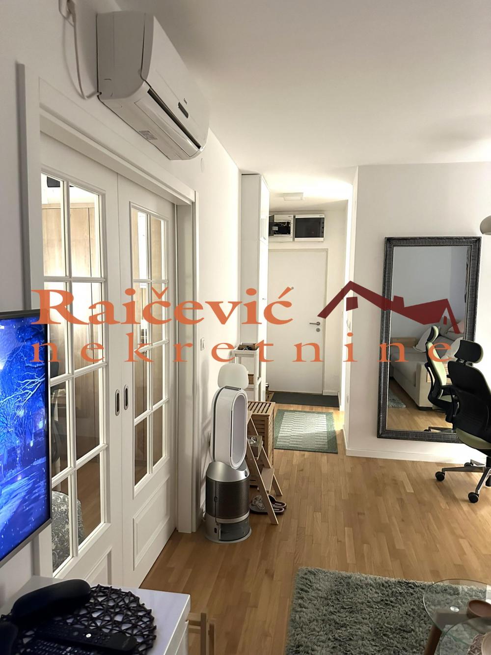 Stan na prodaju u Beogradu, Gornji grad, jednoiposoban, 34m2, cena 172000 evra