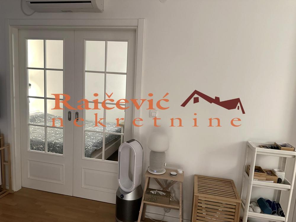 Stan na prodaju u Beogradu, Gornji grad, jednoiposoban, 34m2, cena 172000 evra