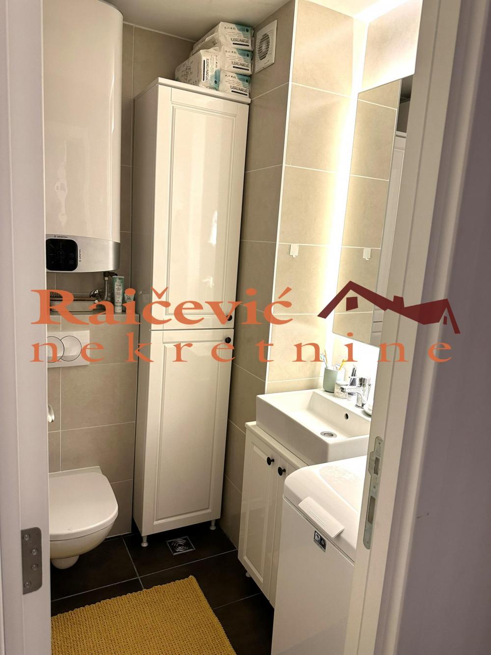 Stan na prodaju u Beogradu, Gornji grad, jednoiposoban, 34m2, cena 172000 evra