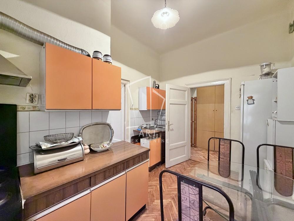 Stan na prodaju u Beogradu, Savski venac, trosoban, 103m2, cena 330000 evra