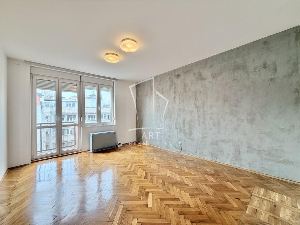 Stan na prodaju u Beogradu, Stari grad, dvosoban, 61m2, cena 295000 evra