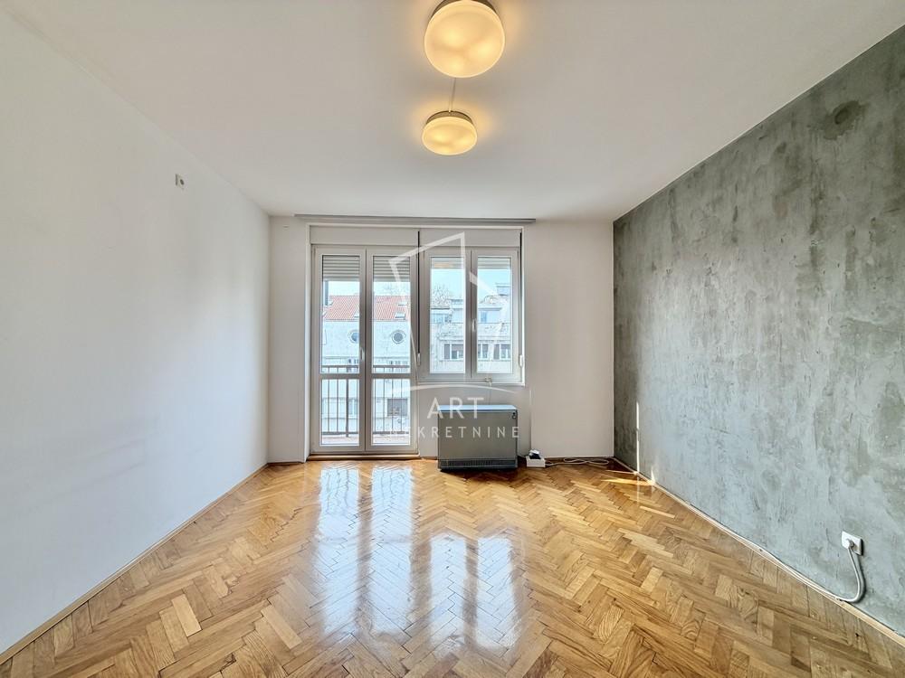 Stan na prodaju u Beogradu, Stari grad, dvosoban, 61m2, cena 295000 evra