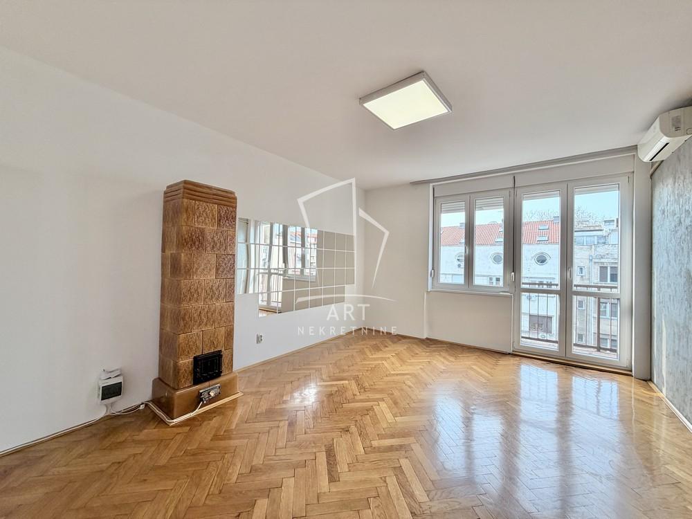 Stan na prodaju u Beogradu, Stari grad, dvosoban, 61m2, cena 295000 evra