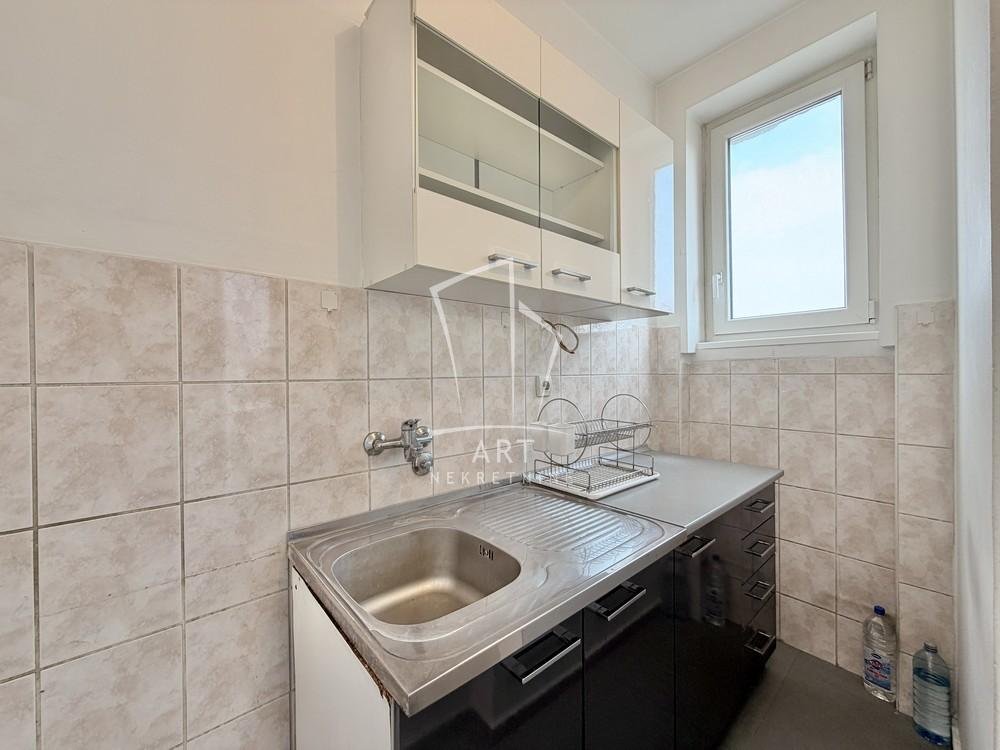 Stan na prodaju u Beogradu, Stari grad, dvosoban, 61m2, cena 295000 evra