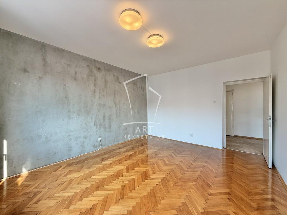 Stan na prodaju u Beogradu, Stari grad, dvosoban, 61m2, cena 295000 evra