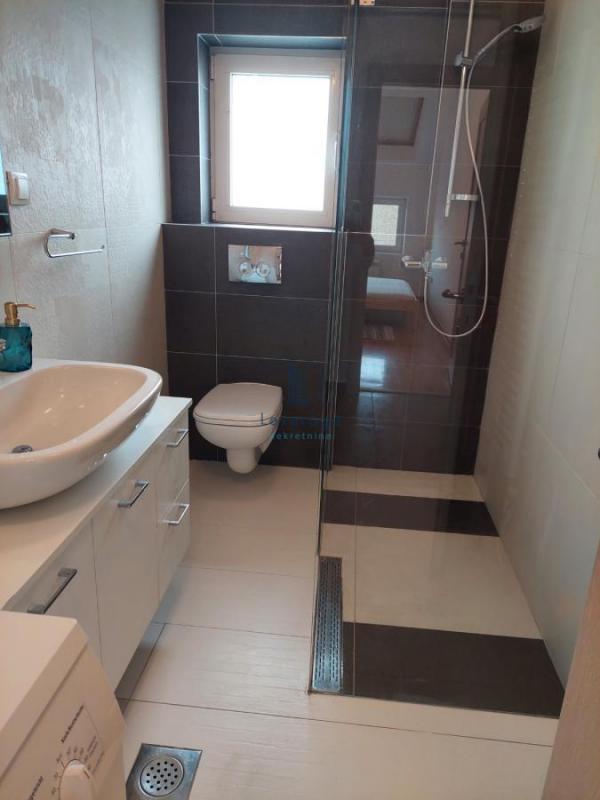 Stan na prodaju u Beogradu, Beograd (centar), dvoiposoban, 50m2, cena 330000 evra