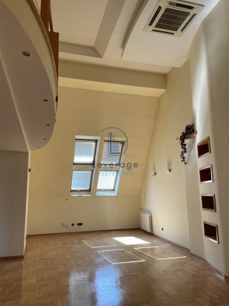 Stan na prodaju u Beogradu, Kalenić pijaca, 207m2, cena 730000 evra