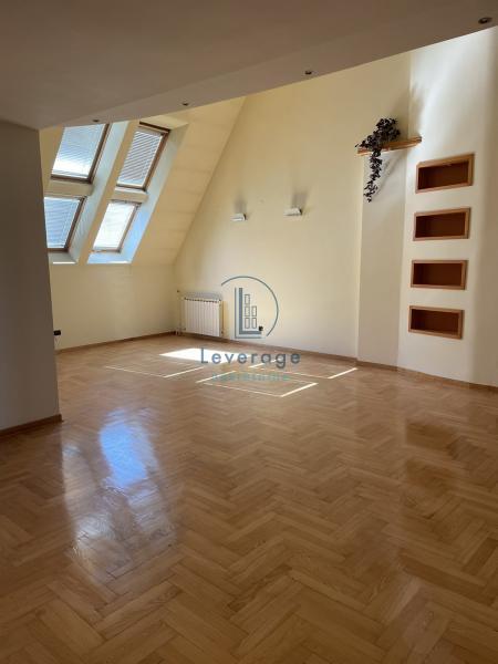 Stan na prodaju u Beogradu, Kalenić pijaca, 207m2, cena 730000 evra