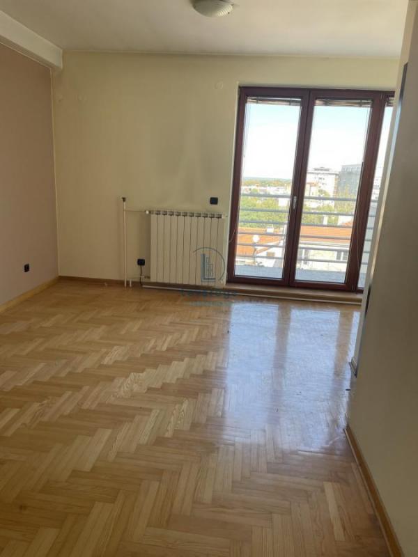 Stan na prodaju u Beogradu, Kalenić pijaca, 207m2, cena 730000 evra