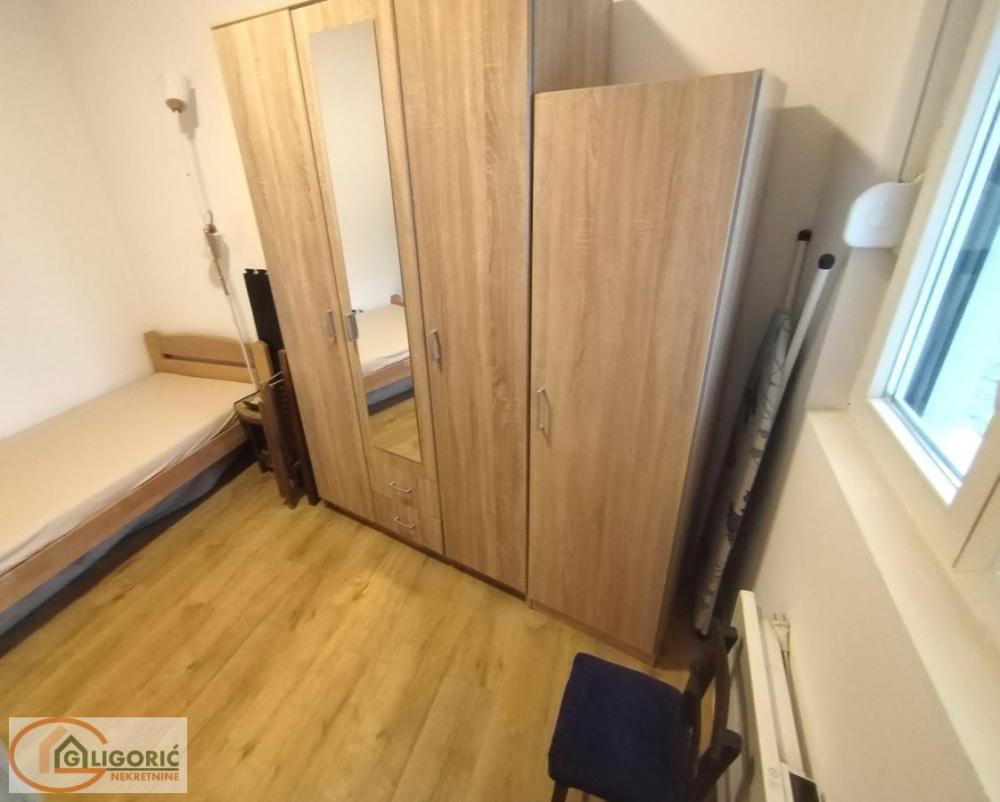 Stan na prodaju u Beogradu, Kaluđerica, jednoiposoban, 40m2, cena 68000 evra