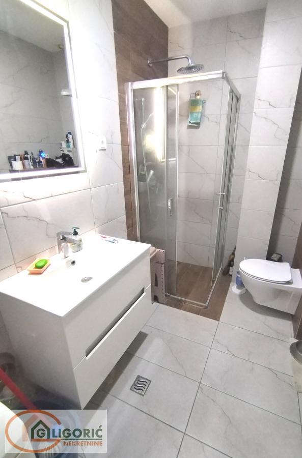 Stan na prodaju u Beogradu, Kaluđerica, jednoiposoban, 40m2, cena 68000 evra