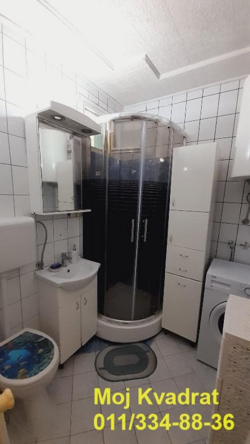 Stan na prodaju u Beogradu, Krnjača, dvoiposoban, 62m2, cena 180000 evra