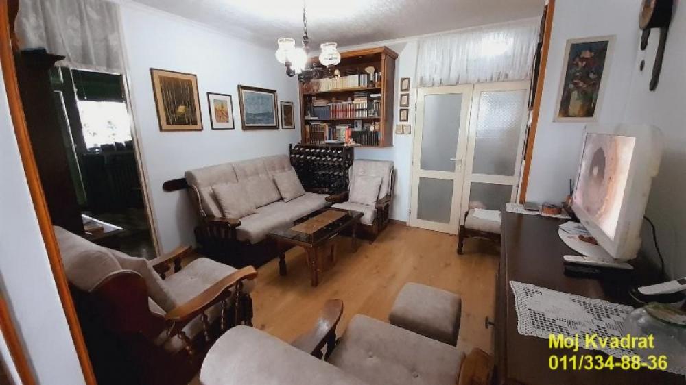 Stan na prodaju u Beogradu, Krnjača, dvoiposoban, 62m2, cena 180000 evra