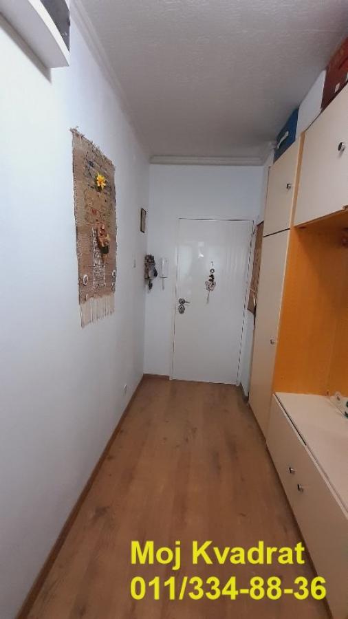 Stan na prodaju u Beogradu, Krnjača, dvoiposoban, 62m2, cena 180000 evra