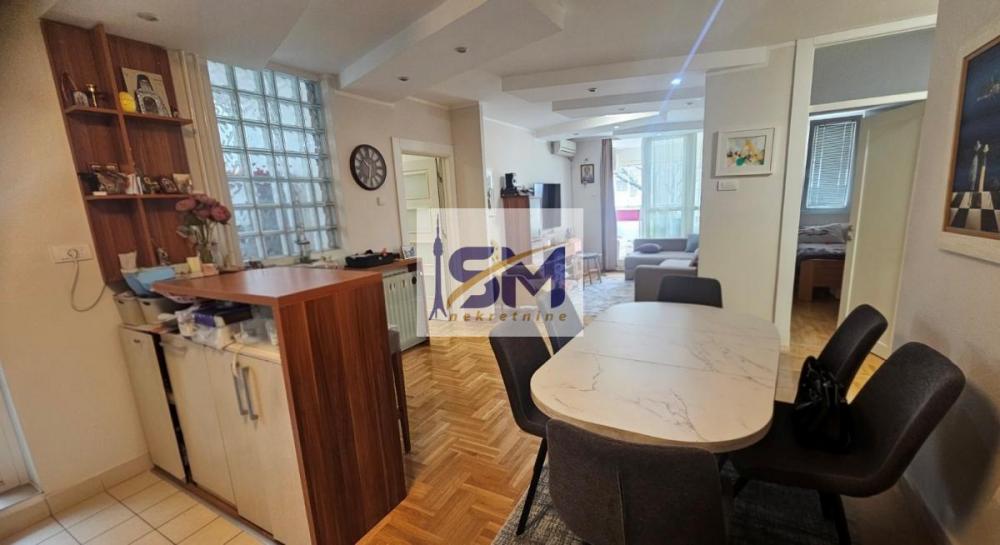 Stan na prodaju u Beogradu, Cerak, cetvorosoban, 96m2, cena 249700 evra